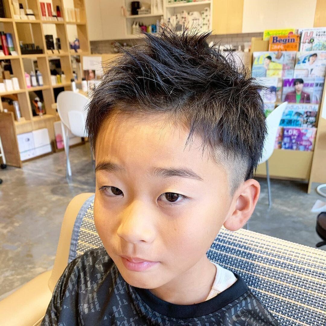 おしゃれ小学生男子の髪型・ヘアカタログ！ツーブロックモヒカンでさわやかイケメンに
