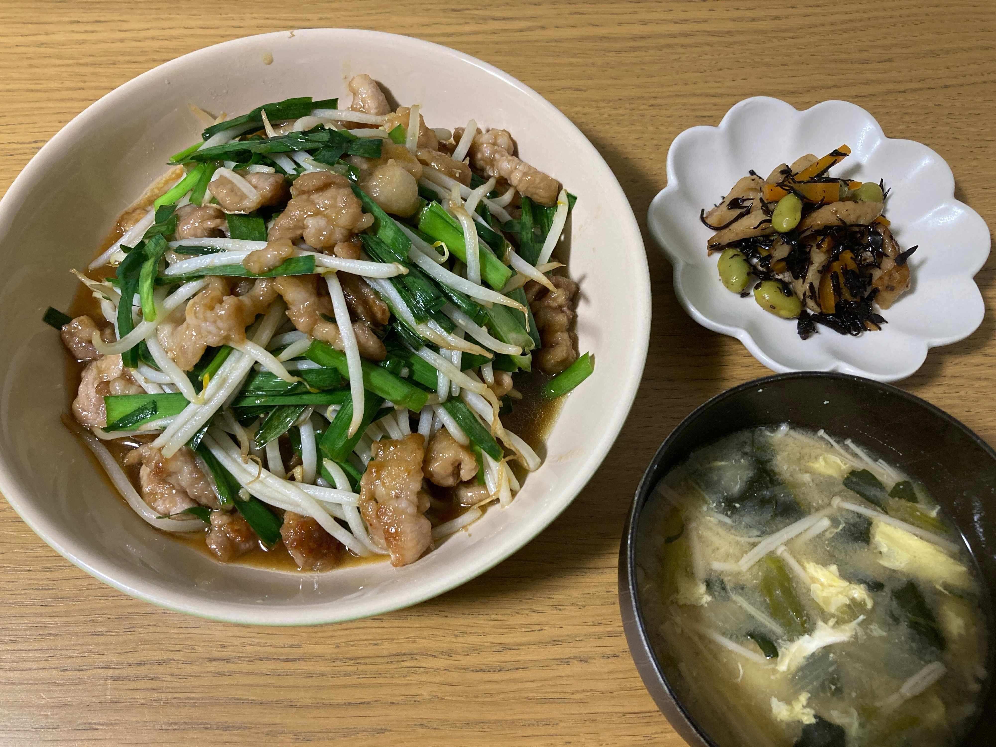 ニラもやし炒め定食