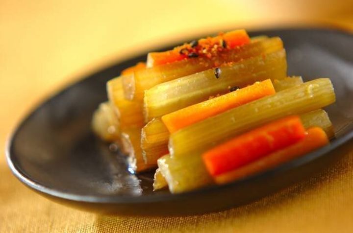 春の山菜 蕗 ふき を使ったおすすめレシピ選 シンプルな副菜から食べ応えのあるメイン 主食まで サンキュ 春の山菜 蕗 ふき を使ったおすすめレシピ選 シンプルな副菜から食べ応えのあるメイン 主食まで サンキュ