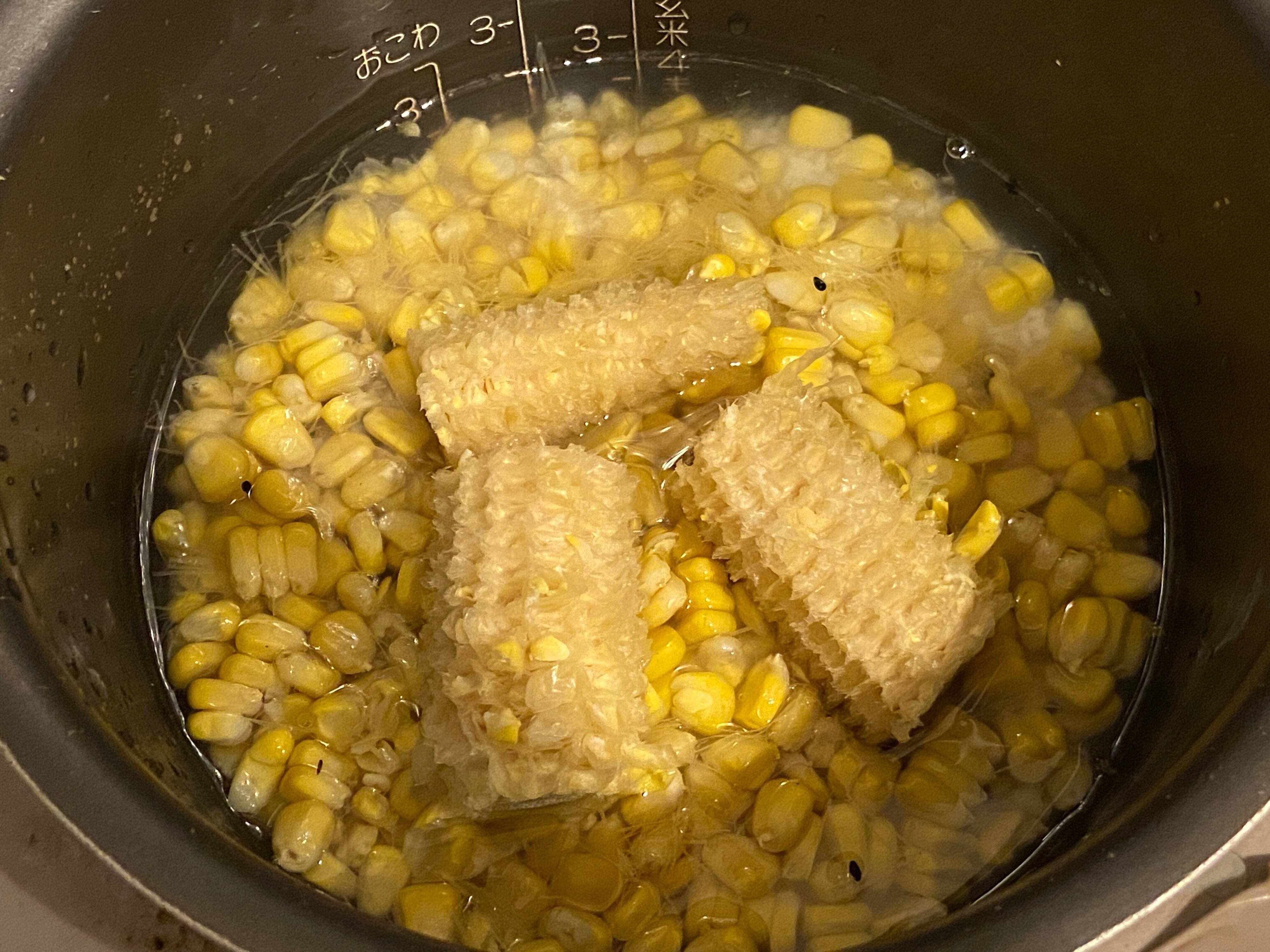 とうもろこしは 実 だけじゃなく 皮 ひげ 芯 も使える 丸ごとおいしさを楽しむ活用術 サンキュ