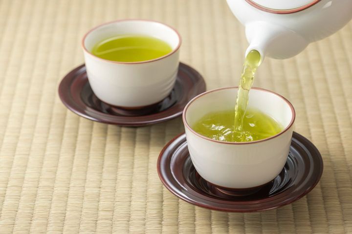 管理栄養士監修 賞味期限切れの お茶 はいつまで飲める 茶葉 ペットボトル 水出ししたお茶それぞれ解説 サンキュ 管理栄養士監修 賞味期限切れの お茶 はいつまで飲める 茶葉 ペットボトル 水出ししたお茶それぞれ解説 サンキュ
