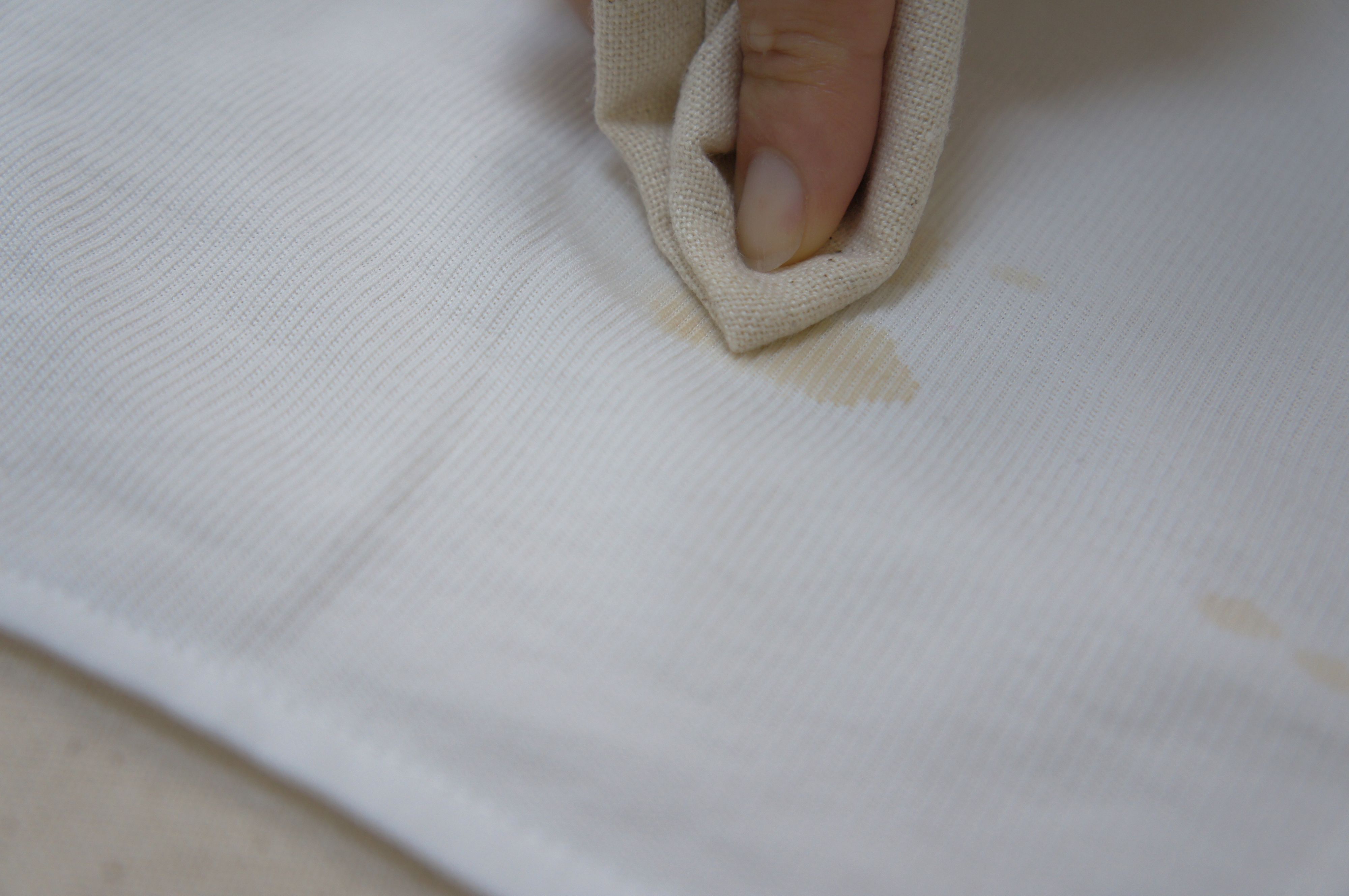 実画像あり コーヒーの染み抜きは簡単 シミを落とす順番を紹介 サンキュ