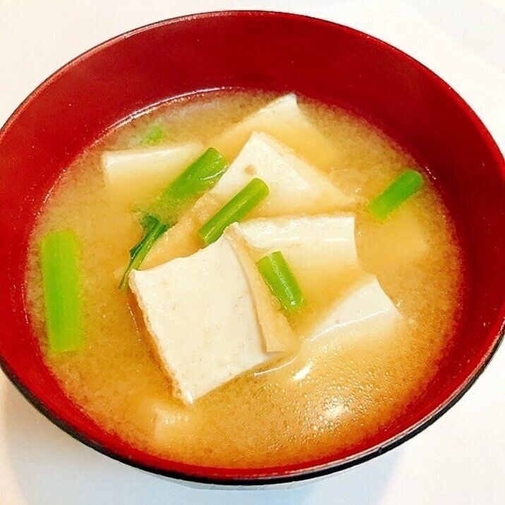 厚揚げとスティックセニョールの味噌汁☆ 