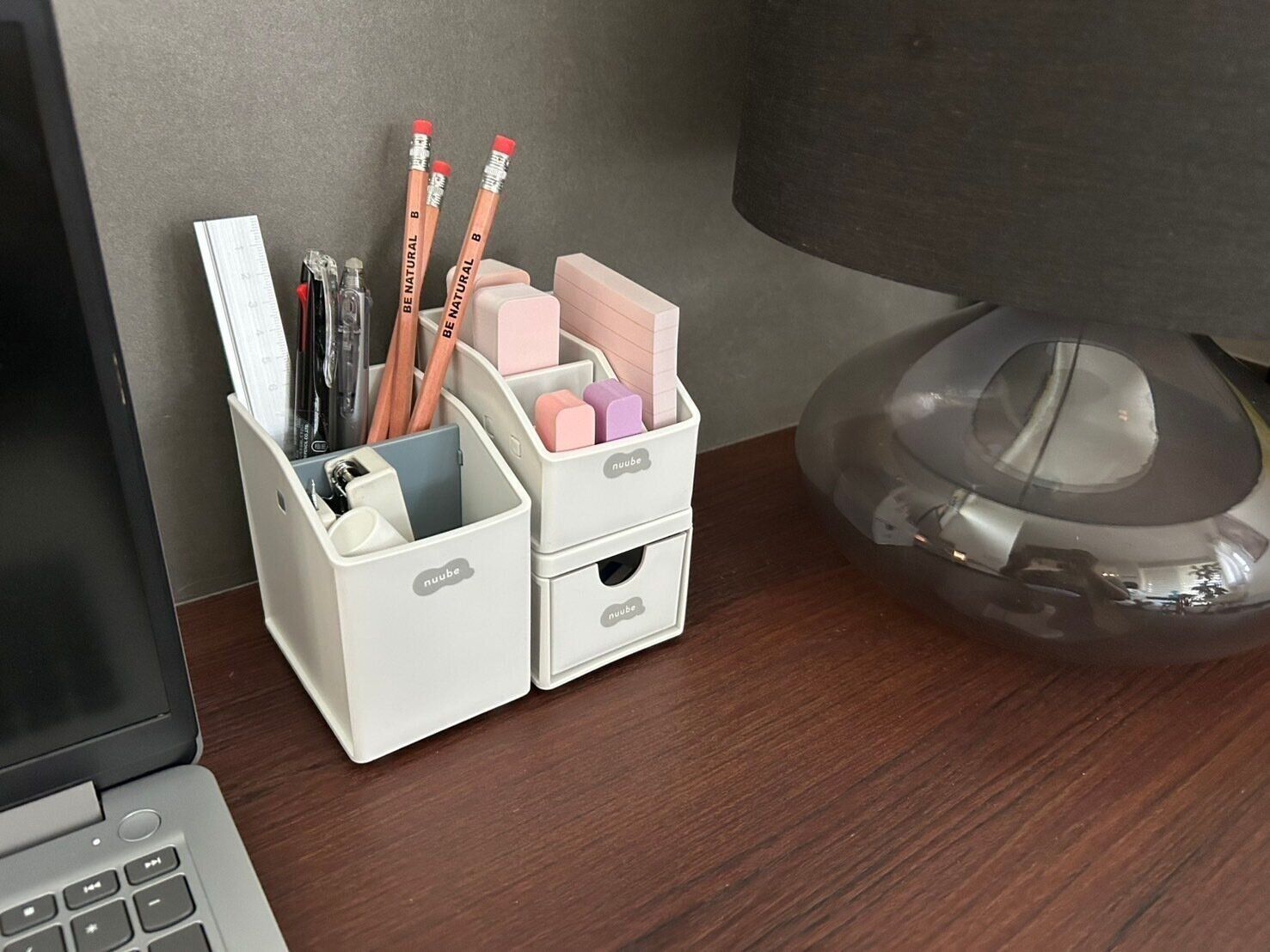 デスク周りにちょうどよいサイズ感も魅力