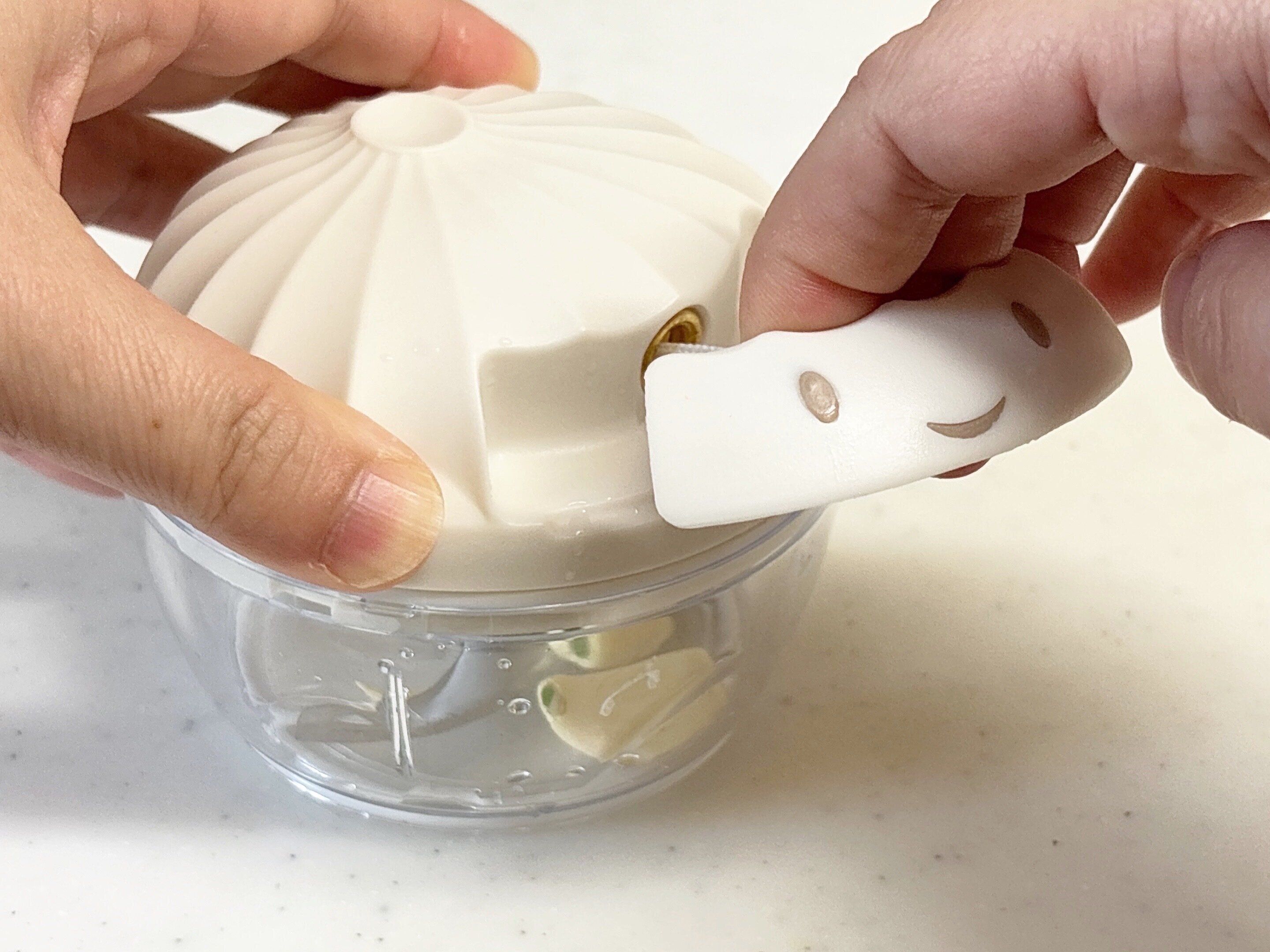 ダイソーミニハンドル野菜カッター