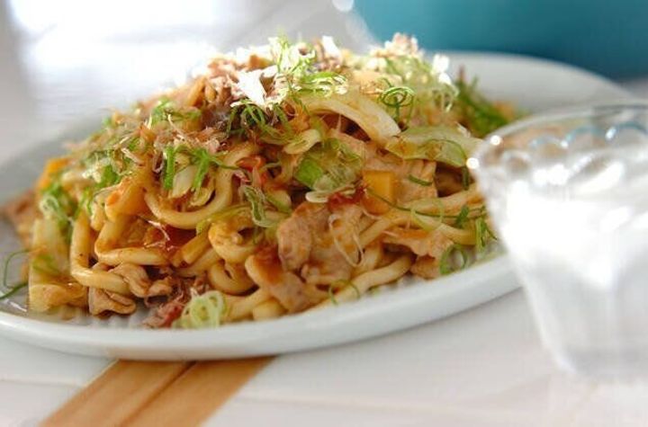 残ったカレーでリメイク!焼きカレーうどん