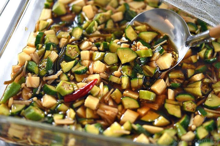 調味料に漬けるだけ!やみつき夏野菜漬け