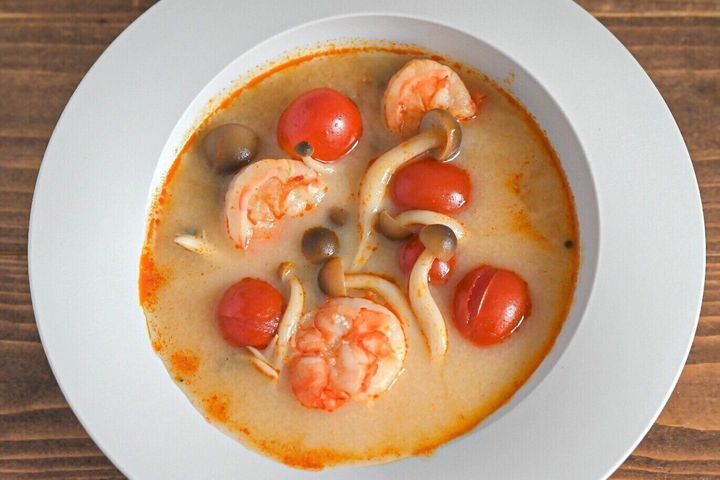 皿に入ったトムヤムクン