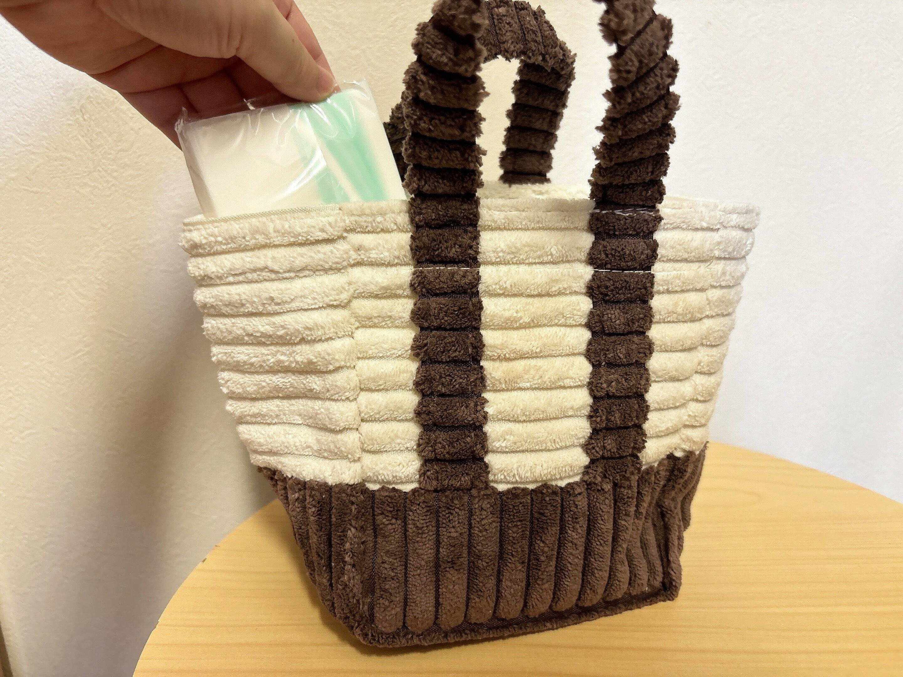 3COINSコーデュロイバッグ型収納