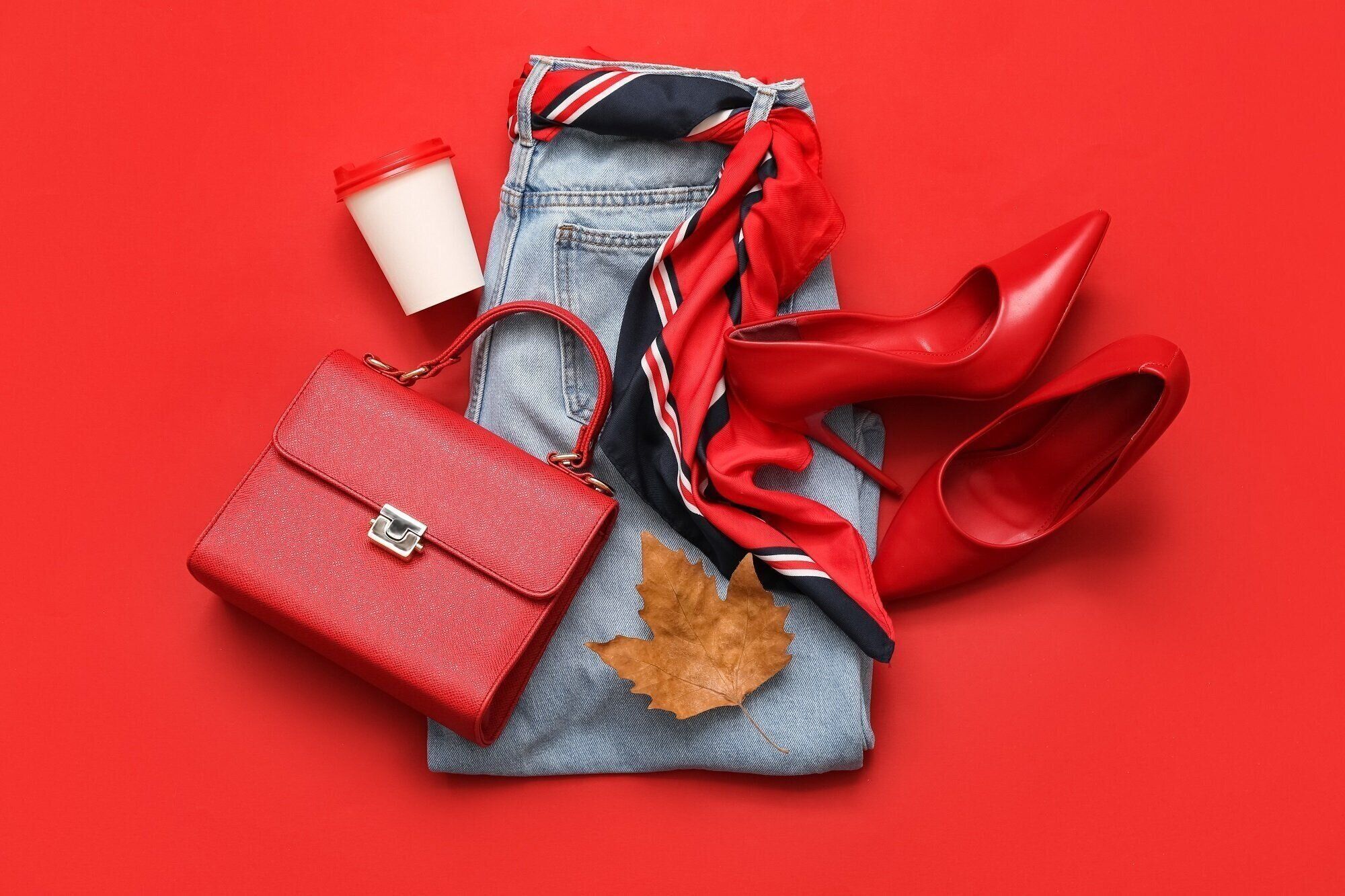 2026年のラッキーカラーはこの5色！ 洋服、持ち物、雑貨、タオル…に使えば使うほど運気が上がる【Dr.コパの風水解説】