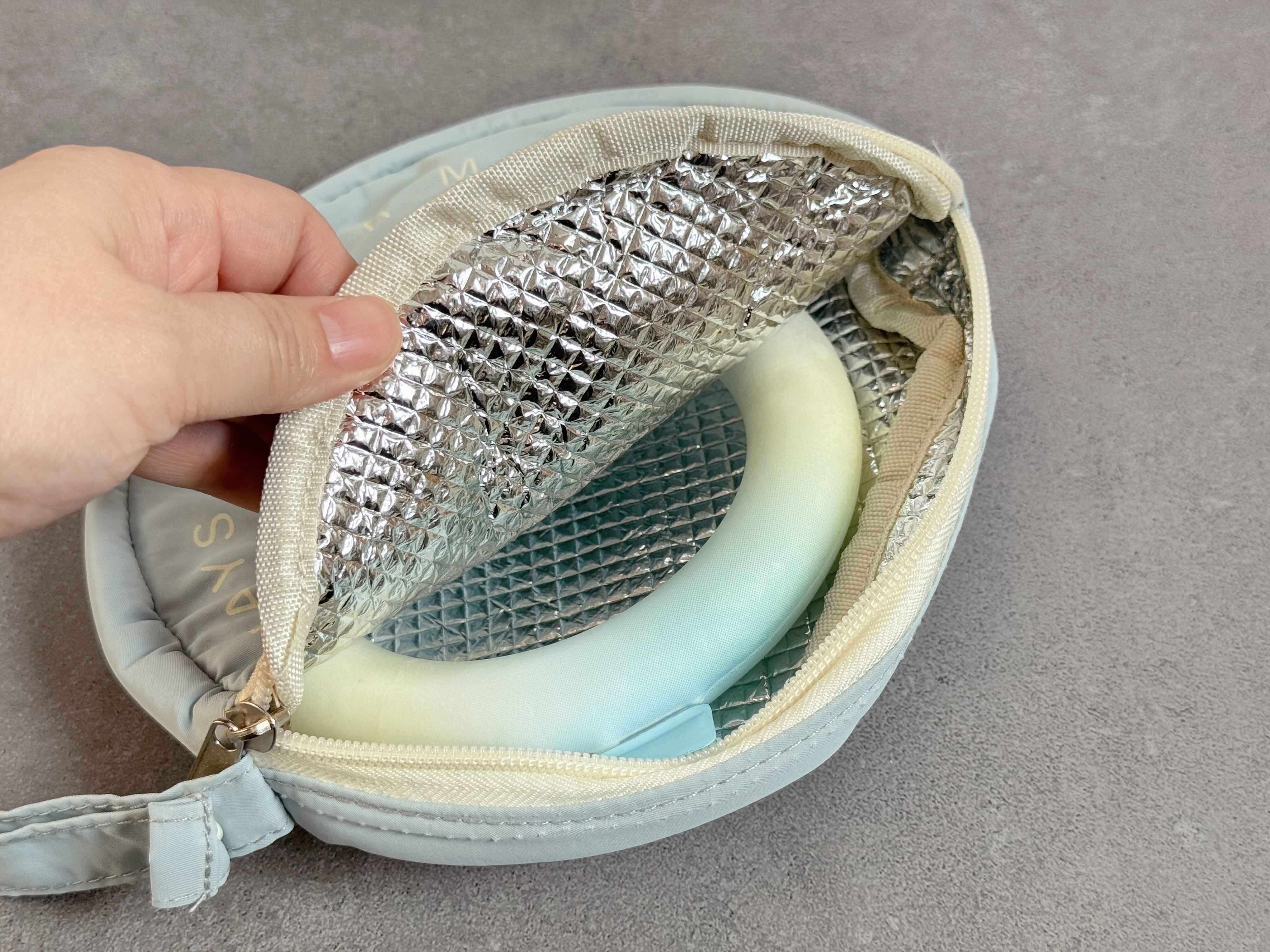 「クールネックバンド」がぴったり入る！