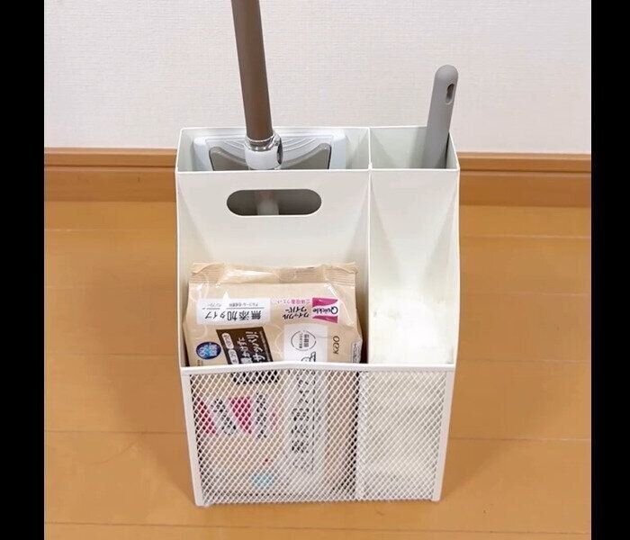 【3COINS】去年は即完売！お掃除ワイパー収納ダブル