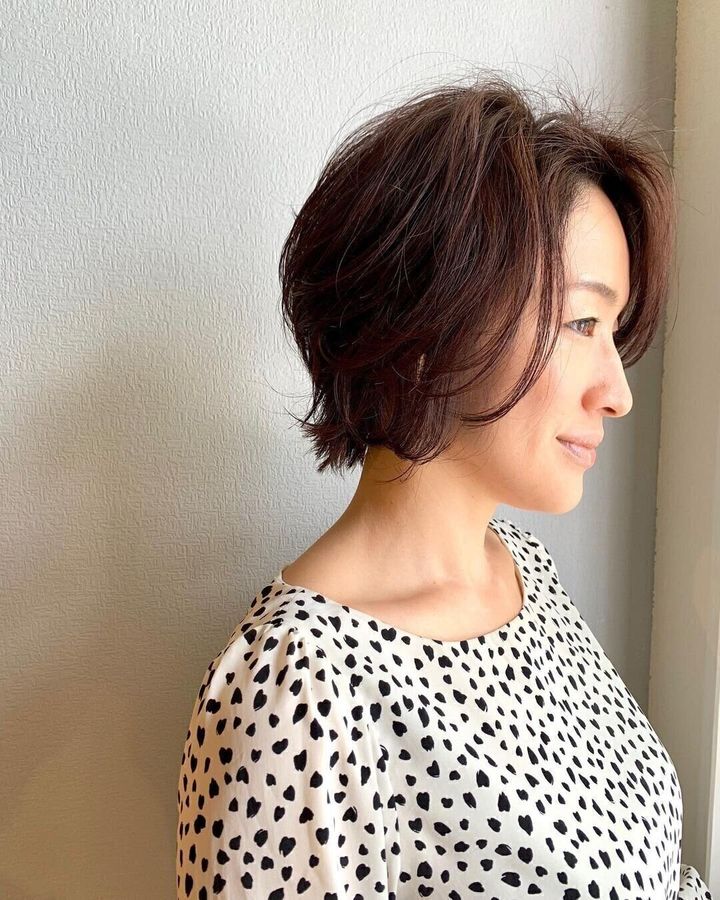 40代女性に似合うふんわりショートヘアスタイル!ふわっとやわらかショートボブ!