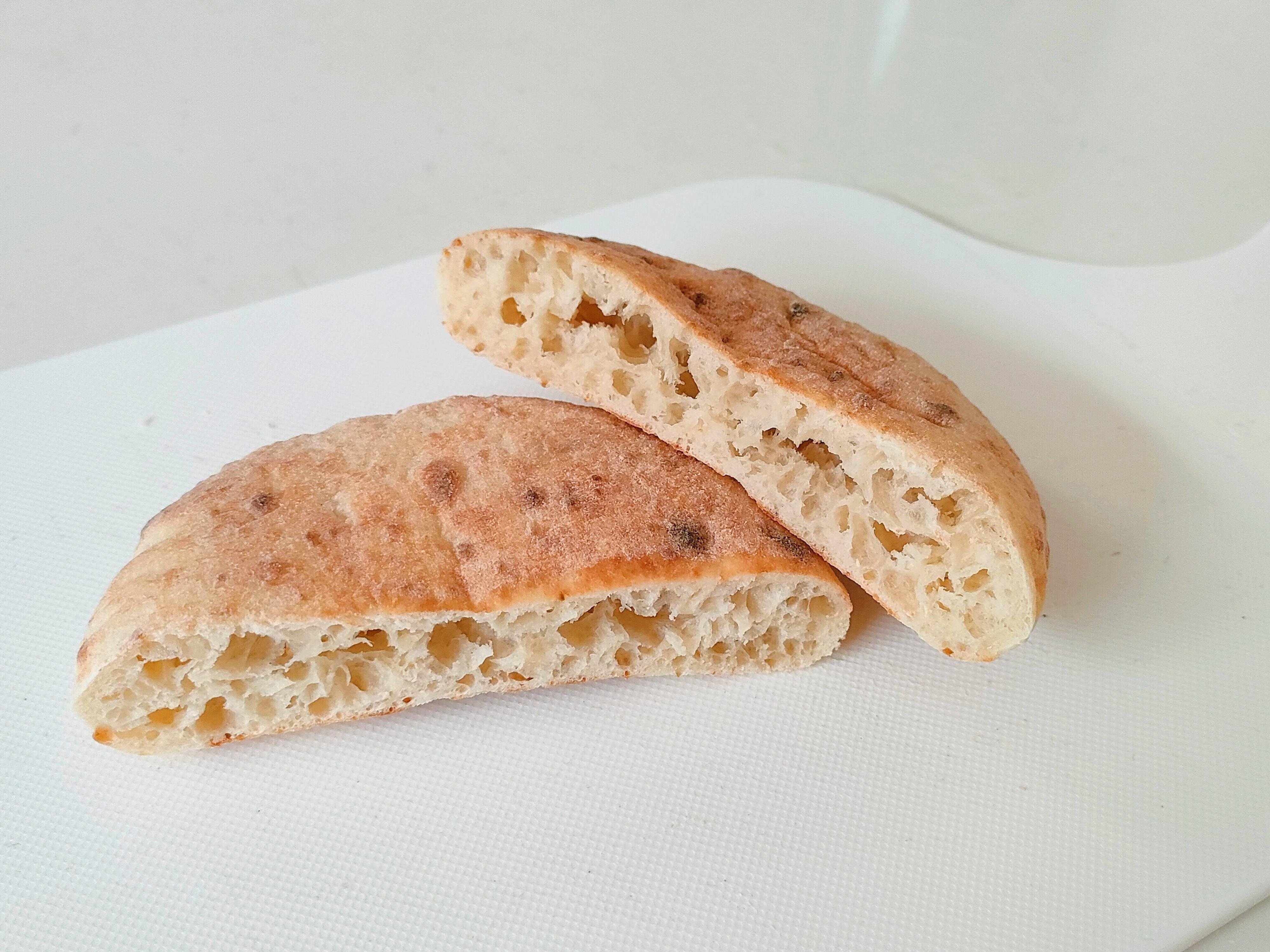 真ん中に空洞があるピタパンブレッド