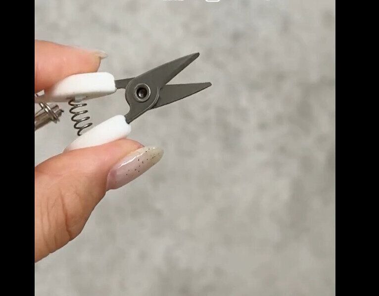 【ダイソー】旅行に最適！ストラップ型小型ハサミ