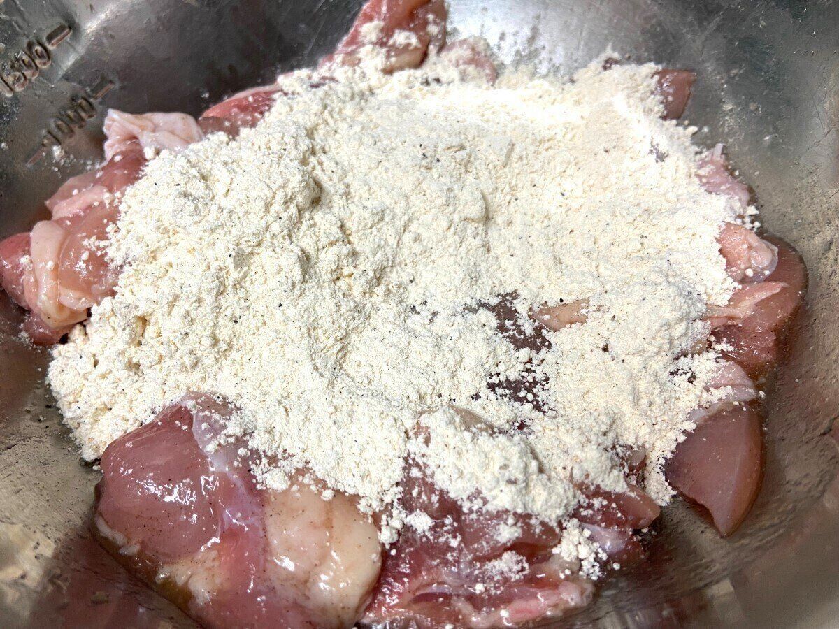 パウダーをまぶす