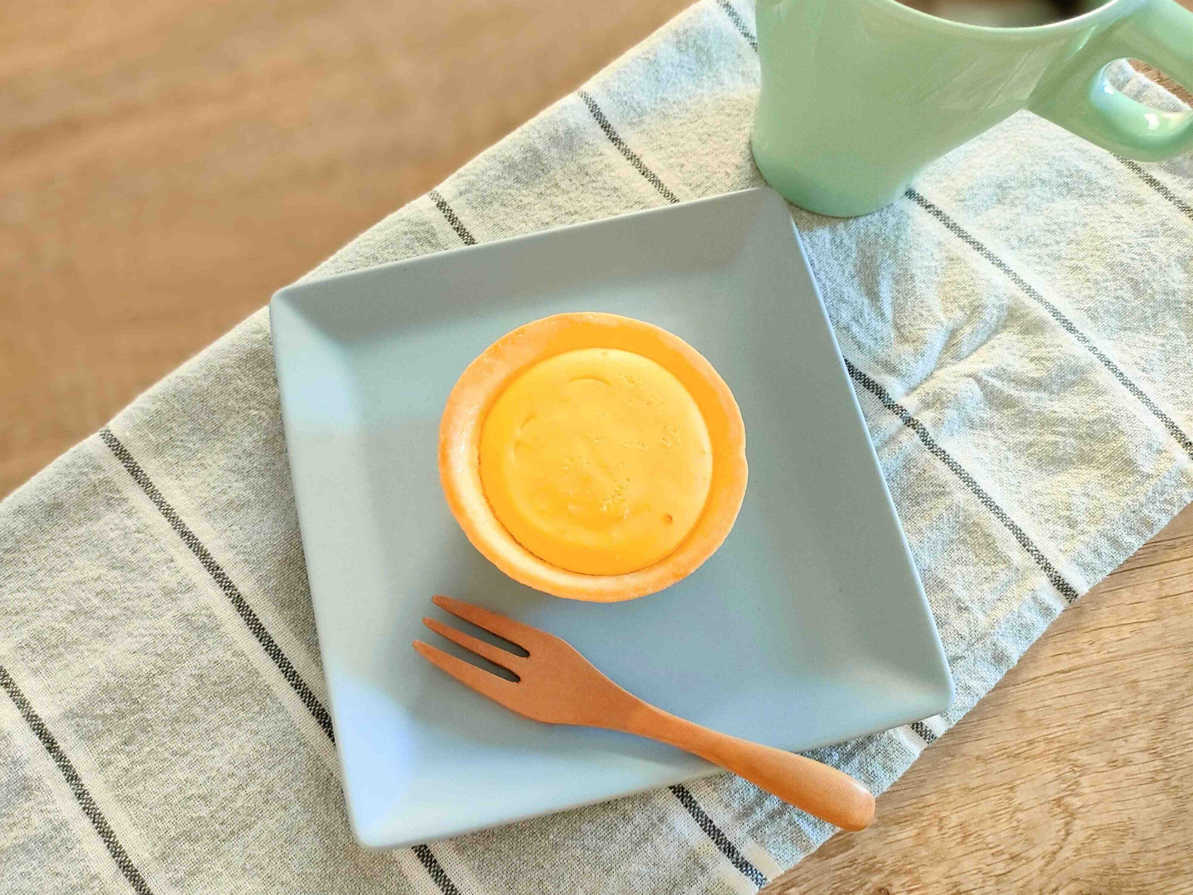 直径8cmほどの生チーズタルト