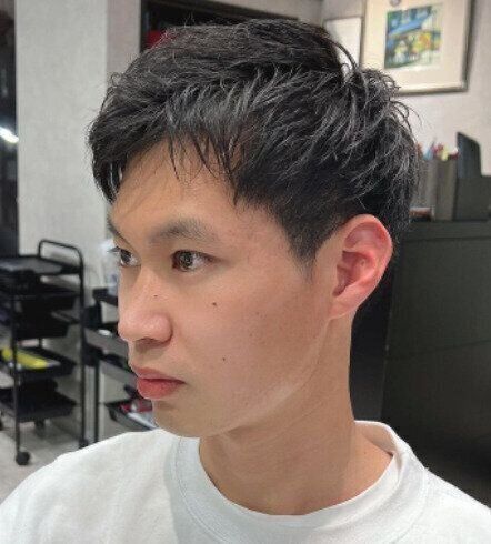 高校生の男の子に似合うヘアスタイル 。爽快感がある！おしゃれアップバングショート