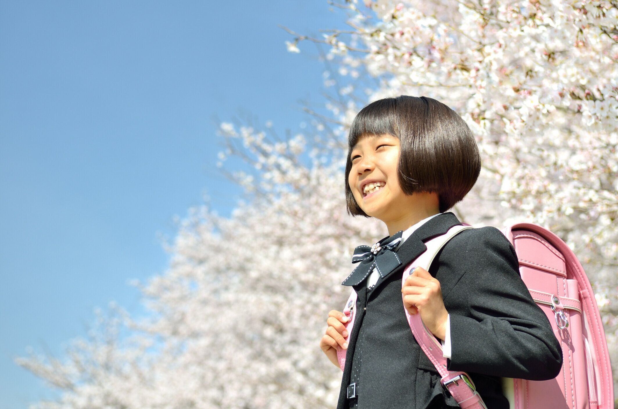 新一年生の女の子(桜)