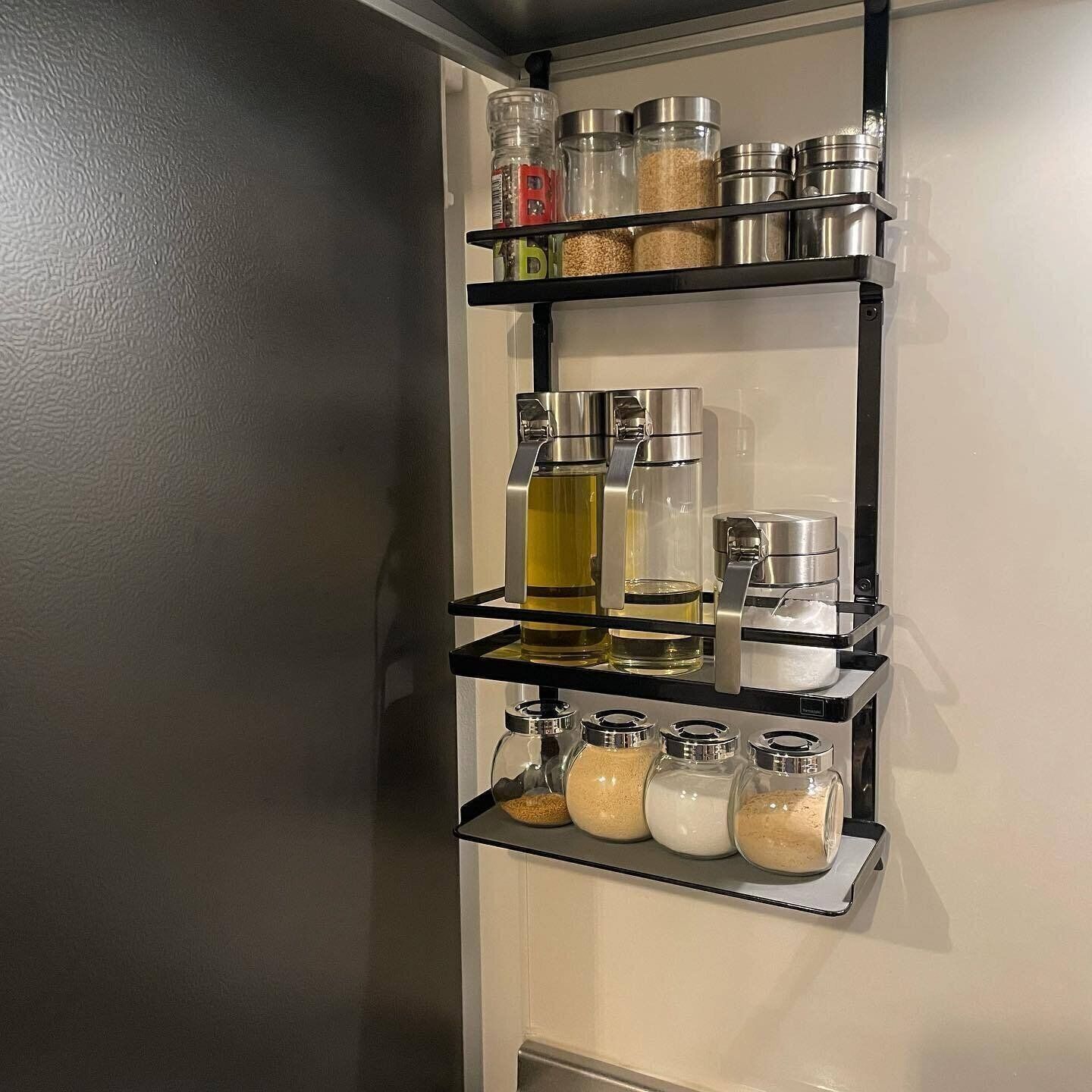 Towerのアイテムでコンロまわりをスッキリと