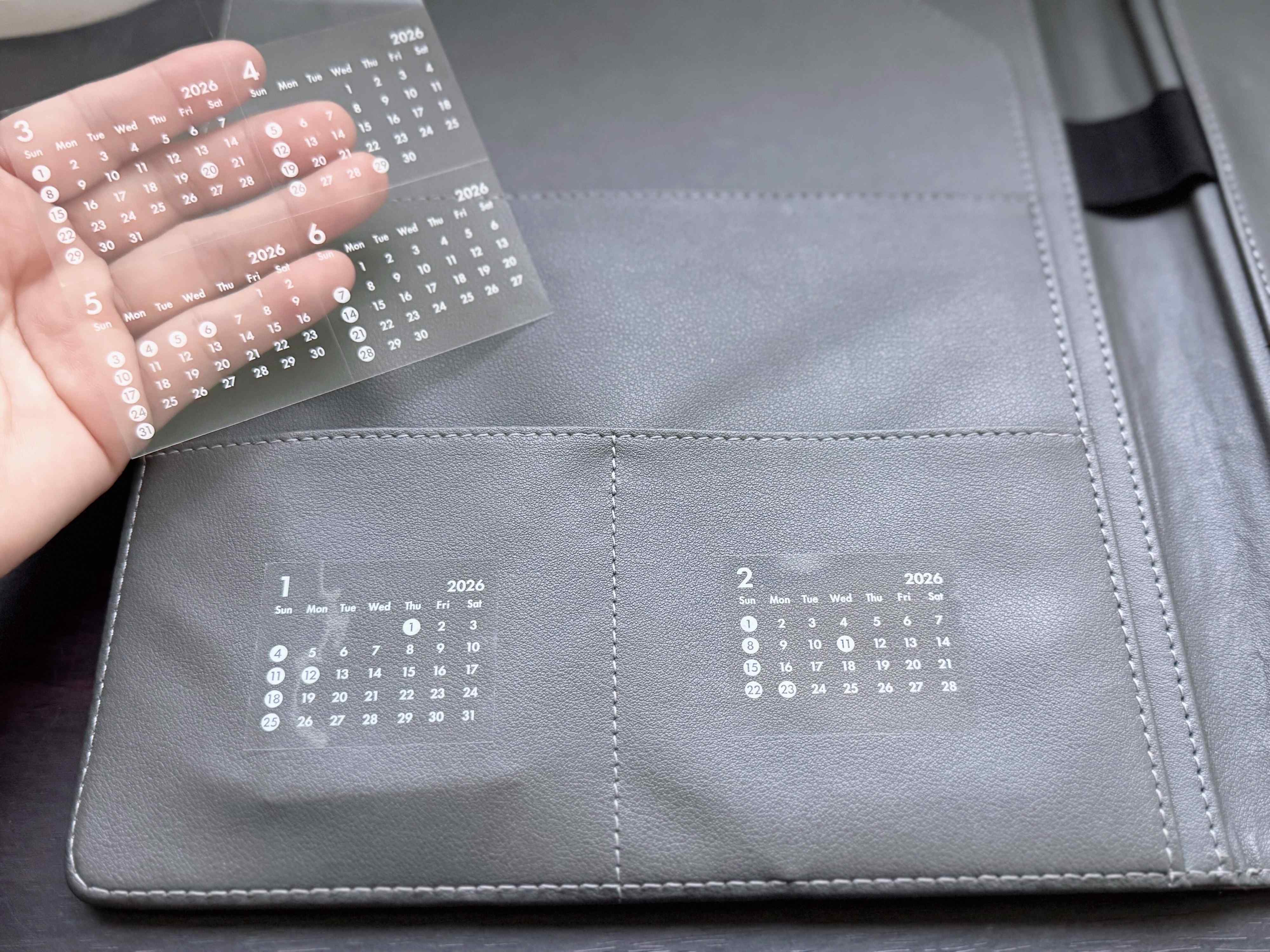 3．クリアステッカーカレンダー