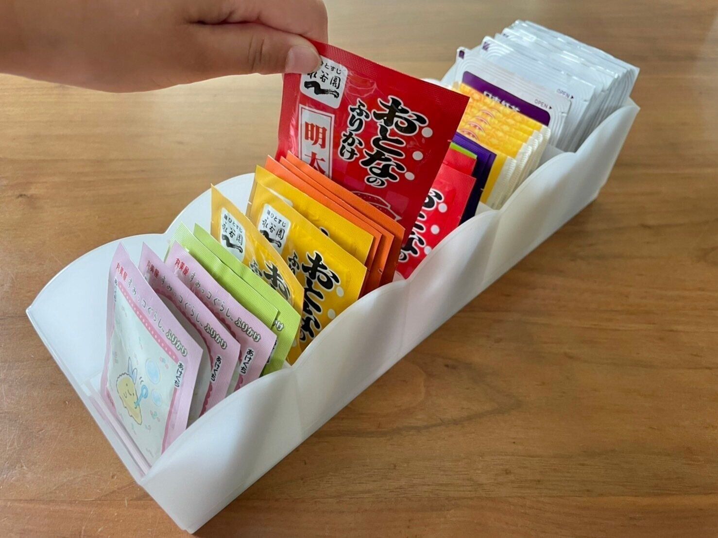 キッチンでは小分け包装の食品にピッタリ