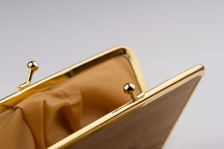 女性の黄金財布の詳細