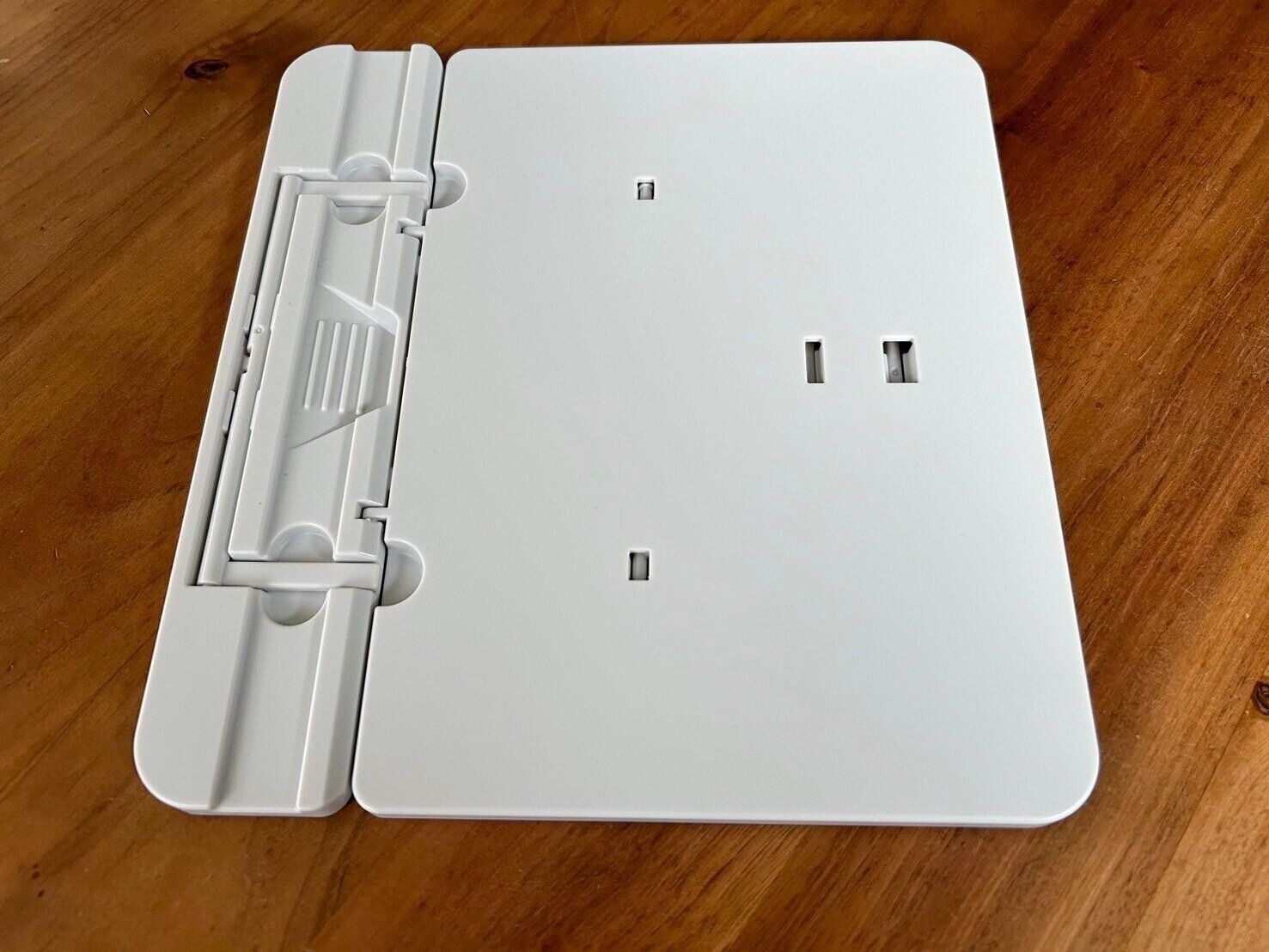 これは使える！DAISOのタブレットスタンドにもなる読書台！