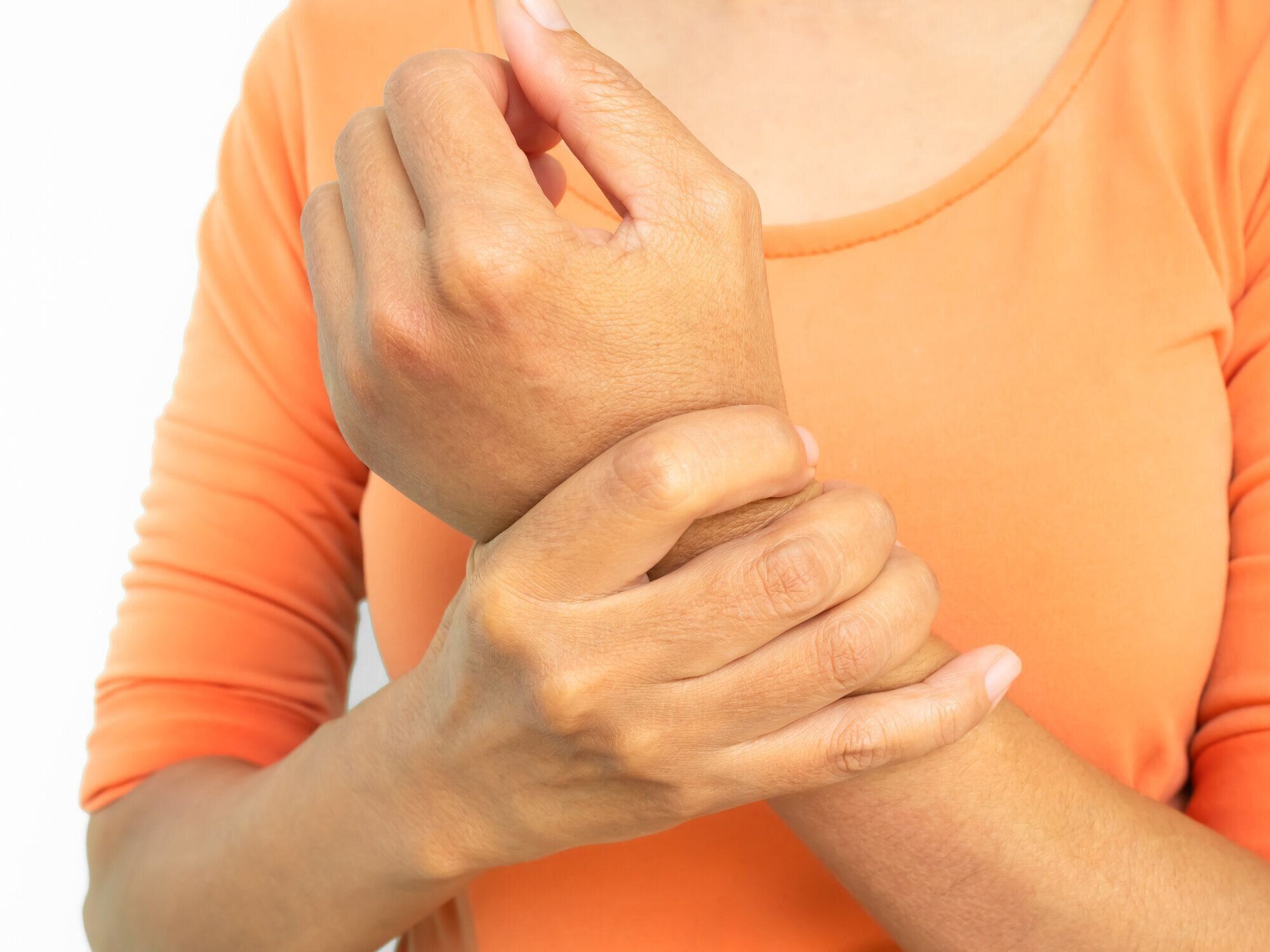 痛み 手首 手 女性 慢性 結合 怪我 筋肉 捻挫 炎症 神経 指 痛み 整形外科 骨、 痛み 腕 痛 腱 捻挫、 問題 女性 仕事 オフィス ビジネス、コンセプト 不健康な 医療。