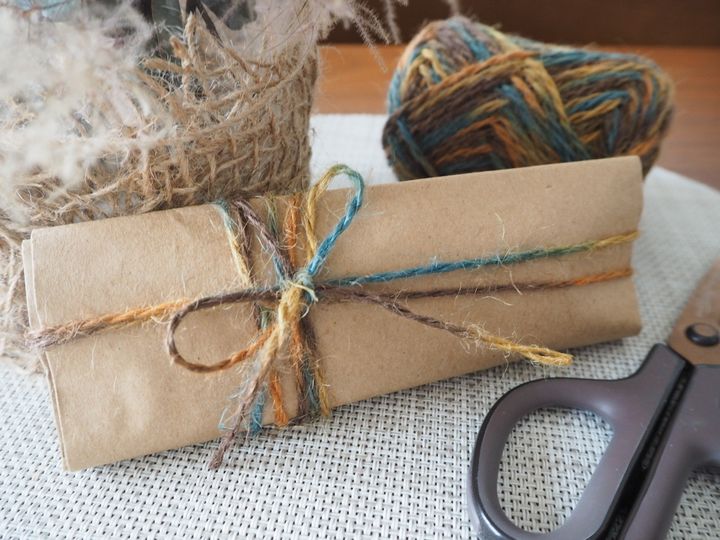 季節を問わずセリアの毛糸が使える こなれたラッピングの作り方 サンキュ 季節を問わずセリアの毛糸が使える こなれたラッピングの作り方 サンキュ