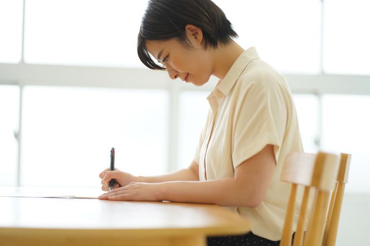 ご自愛ください の意味とは 正しい使い方や例文 言い換え表現や注意点まで サンキュ ご自愛ください の意味とは 正しい使い方や例文 言い換え表現や注意点まで サンキュ