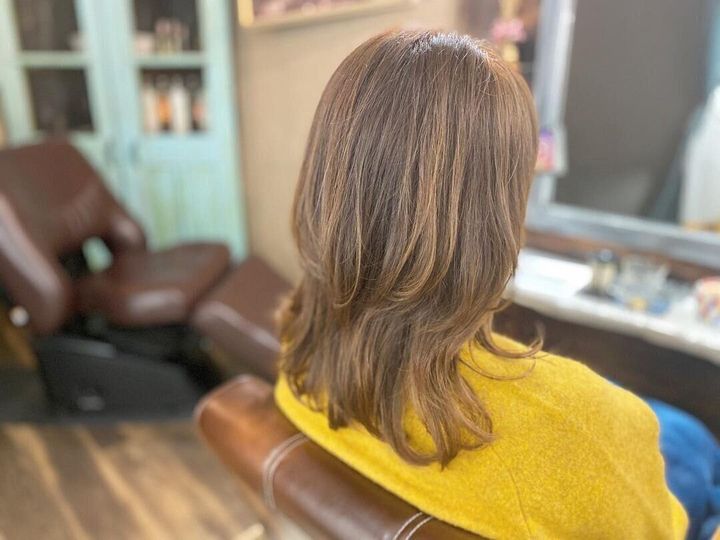 40代女性におすすめロングヘア46選 22最新 おしゃれなヘアカタログで似合う髪型が絶対見つかる サンキュ 40代女性におすすめロングヘア46選 22最新 おしゃれなヘアカタログで似合う髪型が絶対見つかる サンキュ