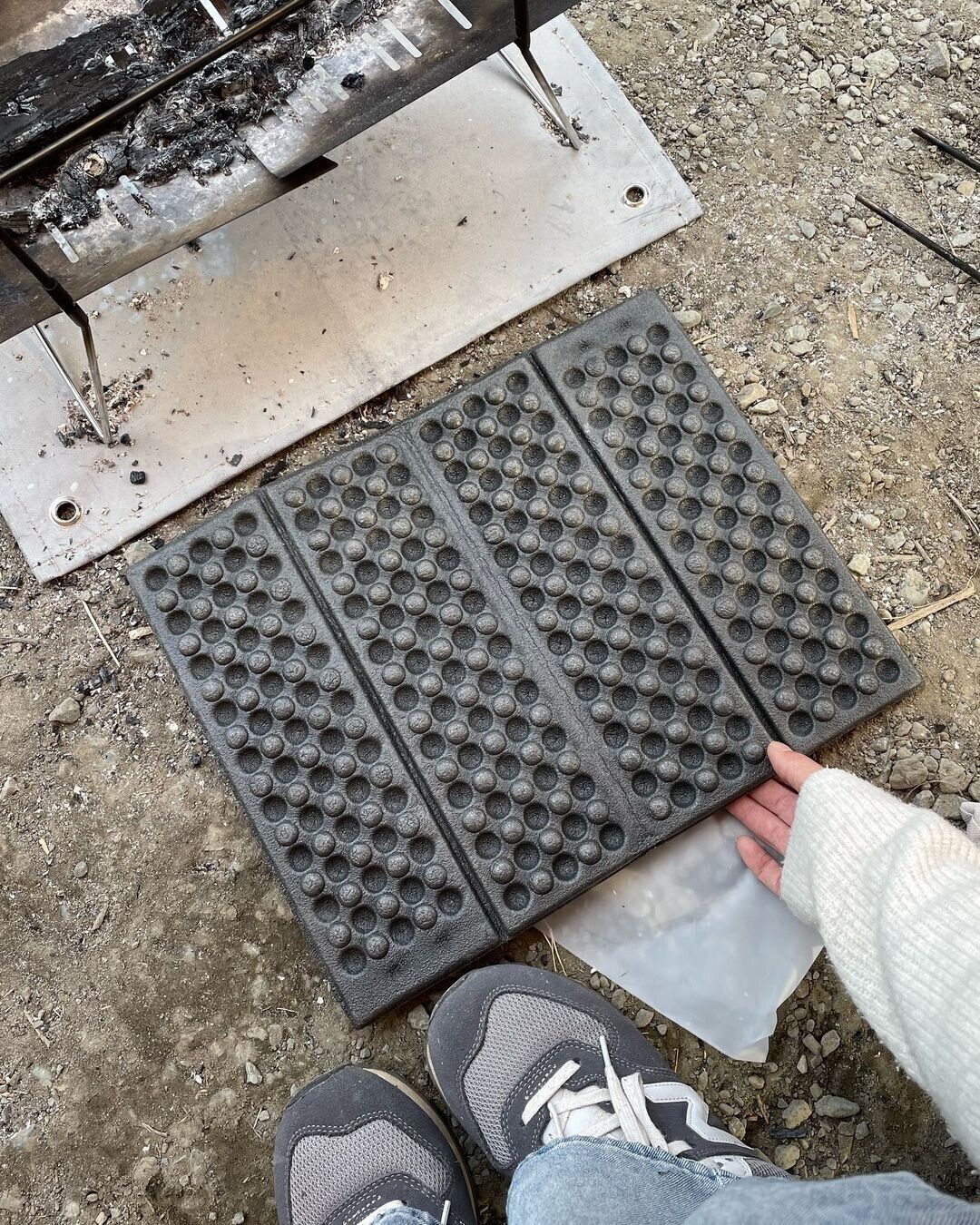 【ダイソー】アウトドアで使いたいマット