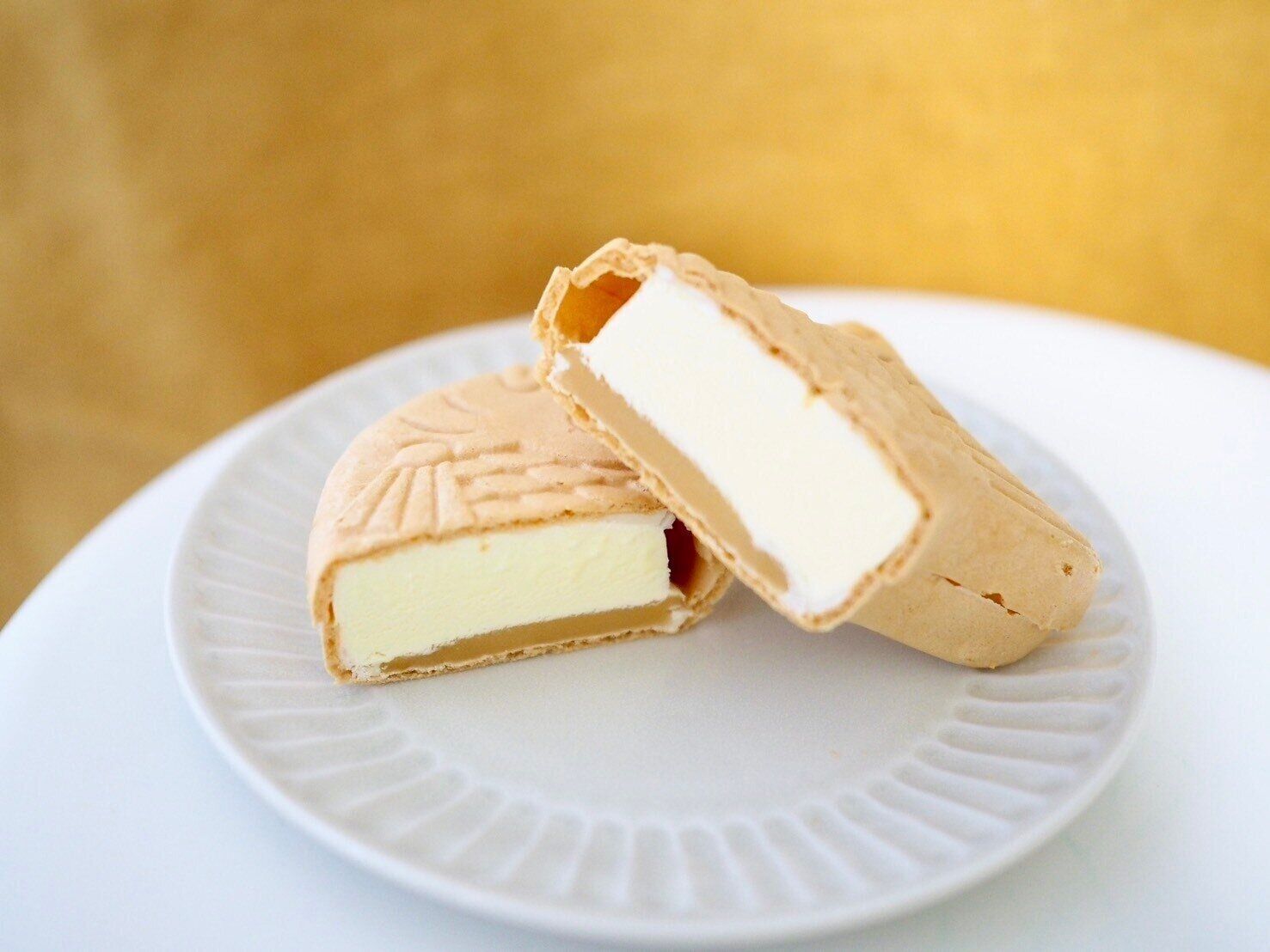 シャトレーゼ「和菓子アイス たい焼き最中 徳島県産鳴門金時 しっぽまであん」断面写真