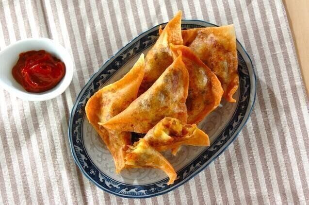 味を変えて！肉じゃがをリメイク インドの軽食サモサ