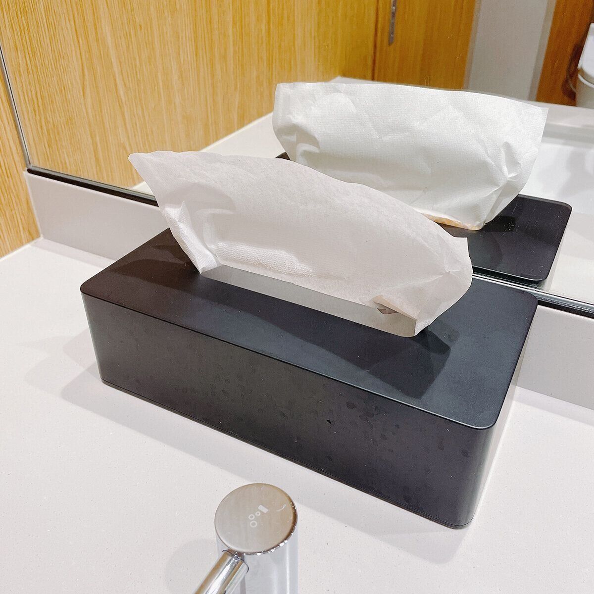 トイレにペーパータオル