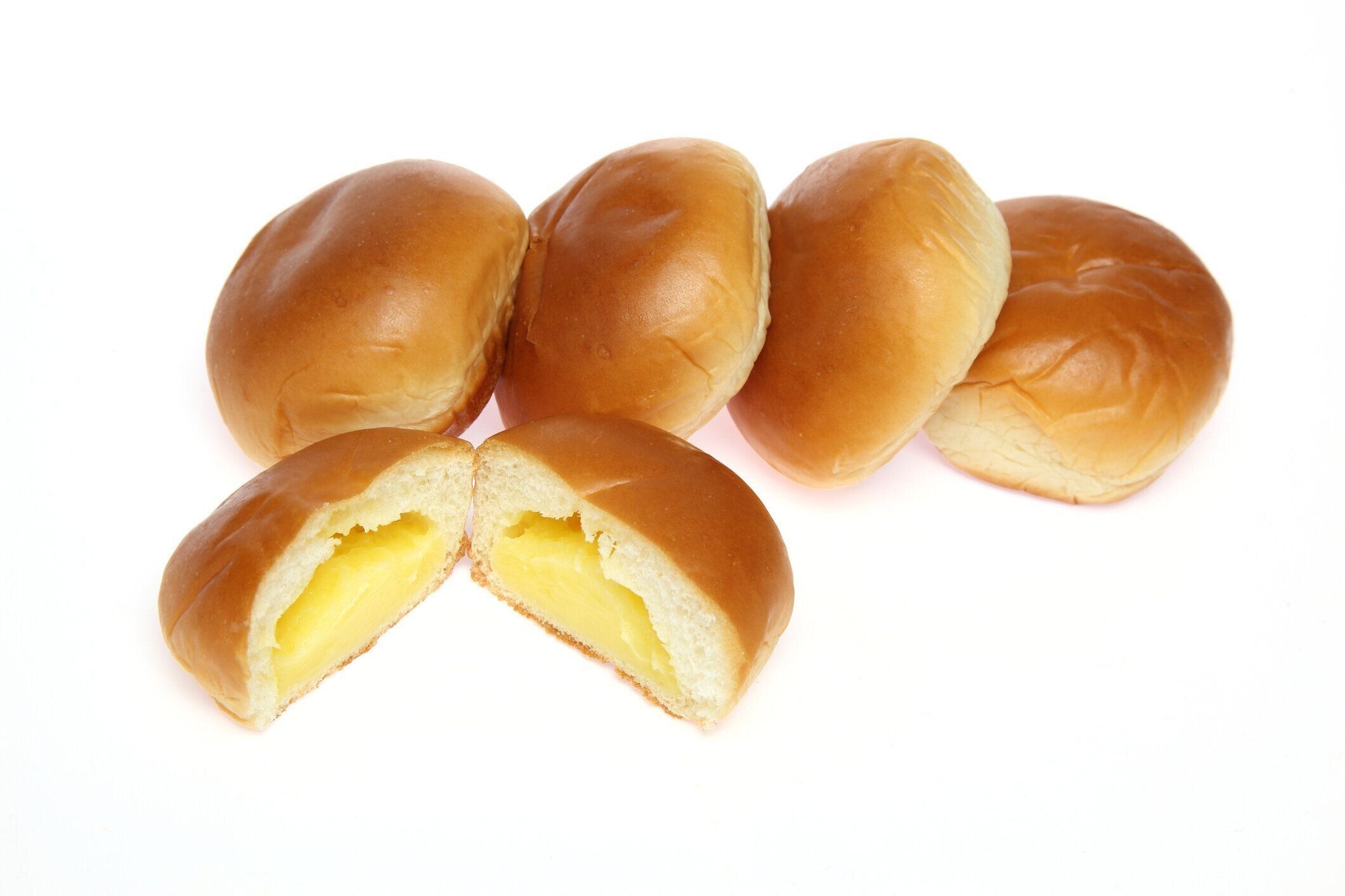 白地にクリームのパン