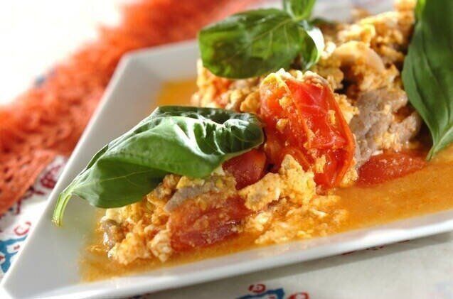 豚肉とトマトのナンプラー炒め