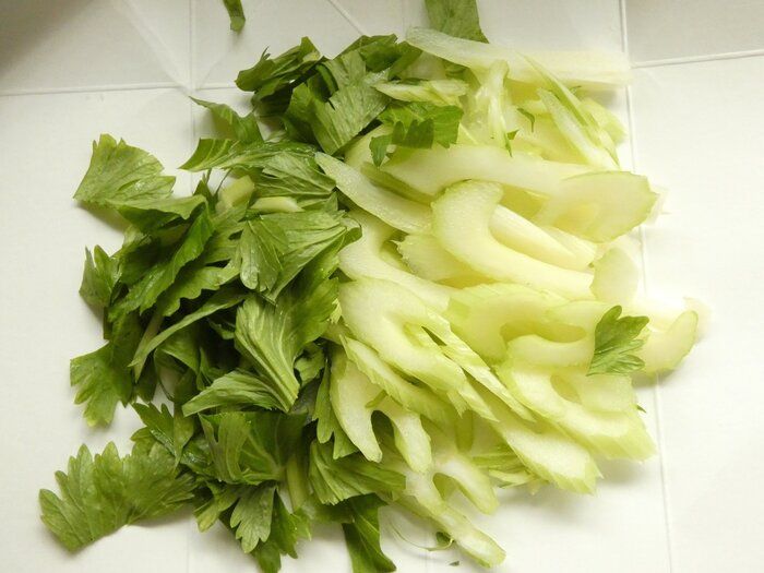 材料3つ おかずにもおつまみにもピッタリ セロリのこてっちゃん炒め がウマすぎる ポイント交換のpex