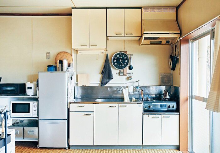 【築40年の団地】狭い家でスッキリ暮らしの秘訣は「フック」そして「白い物」！