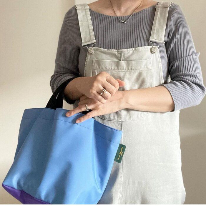 幼くならずに大人のサロペットスタイルに！小柄さんにおすすめインナー3選