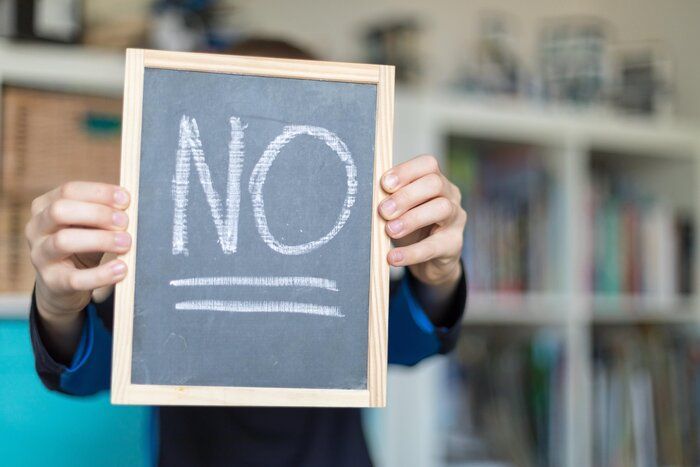 いままでどおりの着方は通用しない！40代のパーカーコーデでやっちゃダメなこと3選