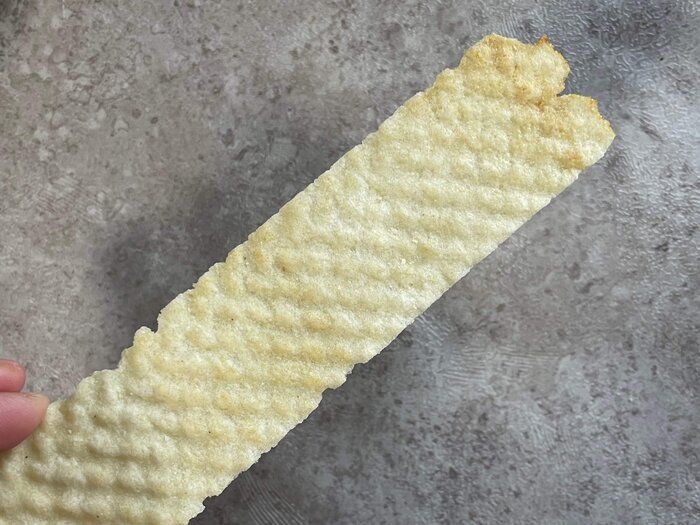 【ダイソー】初めてみた！ダイソーに売っている長〜いポテトチップスの正体とは!?