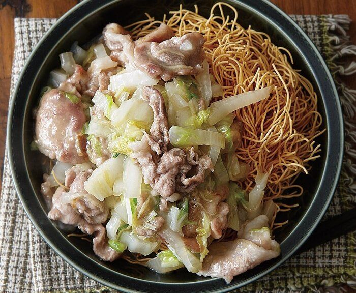 豚こまと白菜、うまみたっぷりのあんをかけて♪皿うどん