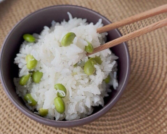 【旬食材】炊飯器で簡単！枝豆としらすの炊き込みご飯