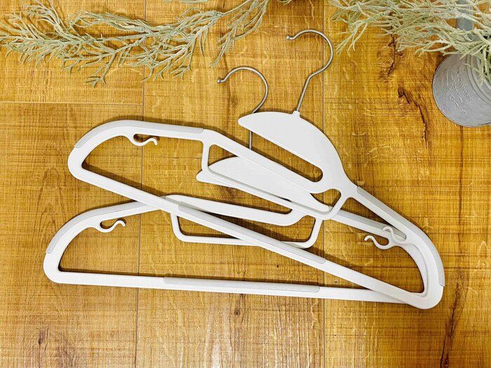 【ニトリ】ズボラさんには「すべらない」より「すべる」がいい！最強ハンガー見つけた！