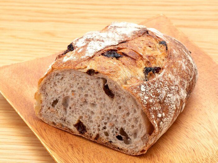 【管理栄養士監修】気になる「レーズンパン」のカロリーや炭水化物量とは？食べる際に押さえるべきポイントを紹介