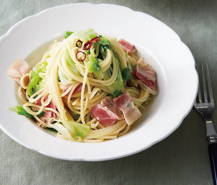 元気に乗り切るパスタ！くたくたキャベツとベーコンのぺペロンチーノ