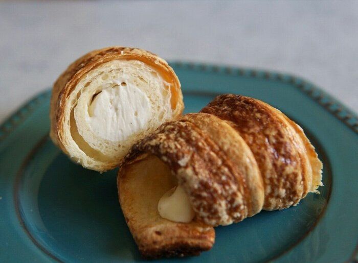 【ローソン】厚めのサクサク、ザクザク食感が気になる「サクコローネ　バニラミルク」