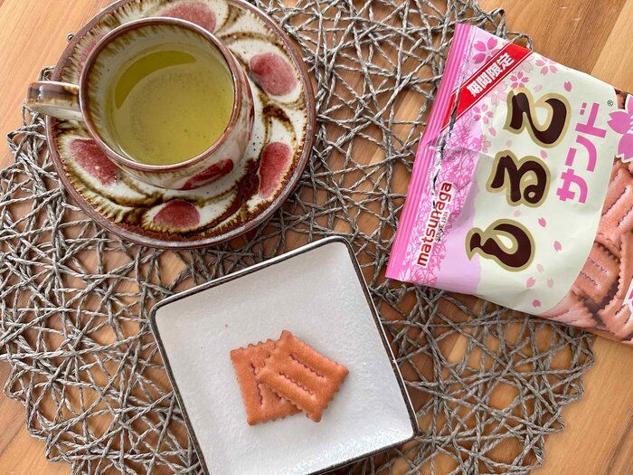 【KALDI新商品】桜味が数量限定で登場！ザクザク食感と優しい味わいが魅力「しるこサンド」